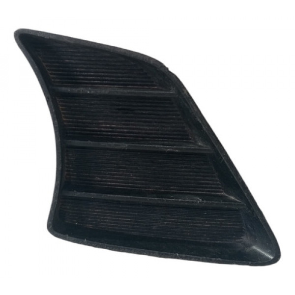 Moldura Para-choque Dianteiro Lado Direito Hilux 2011 A 2015