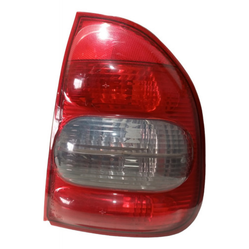 Lanterna Direita Fumê Corsa Sedan 2000 A 2009 Com Detalhe Lanterna Direita Fumê Corsa Sedan 2000 A 2009 Com Detalhe