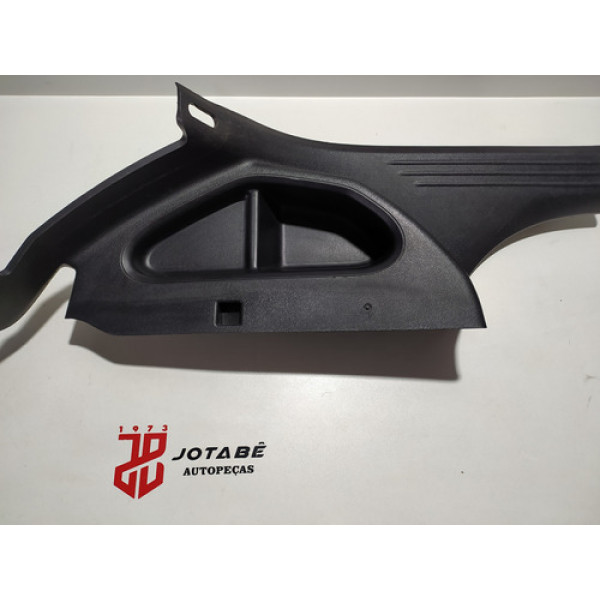 Acabamento Traseiro Esquerdo Volvo V40 T4 2014 31403180