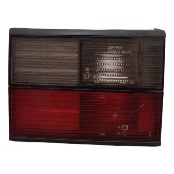 Lanterna Traseira Santana Central 91/96 Usada Com Detalhes