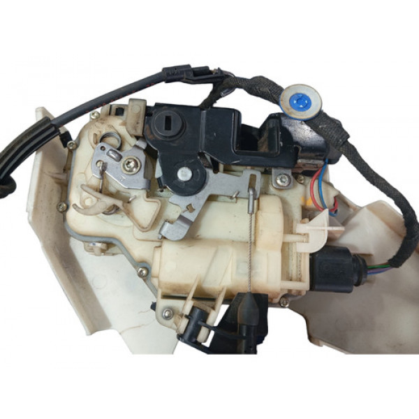 Fechadura Porta Traseira Direita Vw Golf Sportline 2008