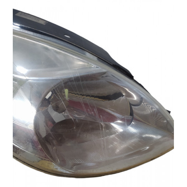 Farol Xsara Picasso 98/03 Lado Direito Com Detalhe Na Lente